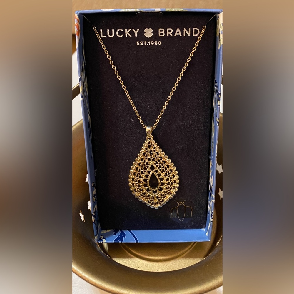 Lucky Brand 18" Chain Gold Filigree Teardrop Necklace New with Tag In Box - Picture 13 of 14